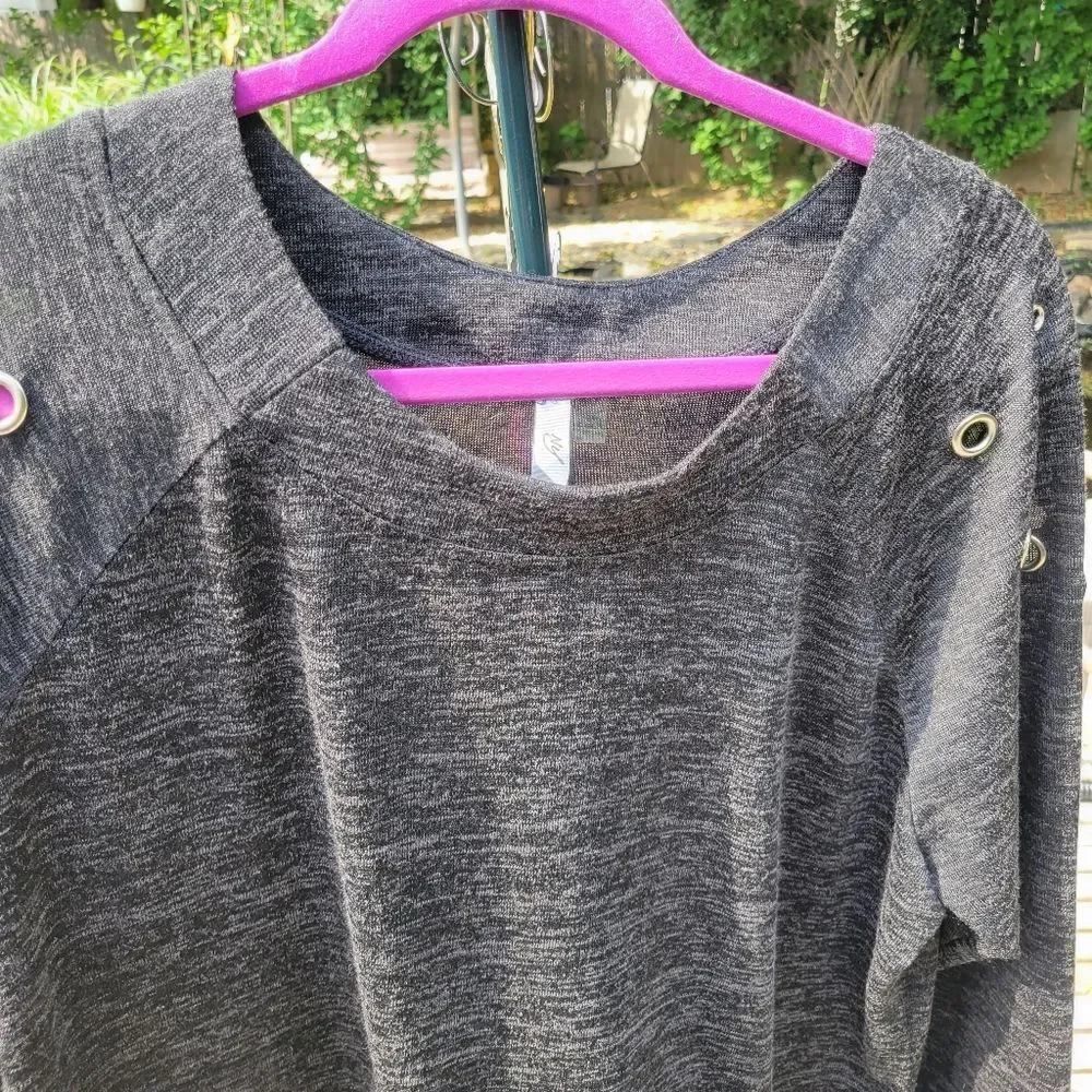 Black Sweatshirt / Tunic - Picture 4 of 9